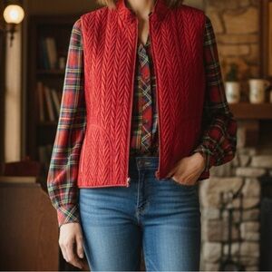 AEROS Vest Women's Size 1X Red Lightweight Quilted Satin Feel Pockets Zip Front